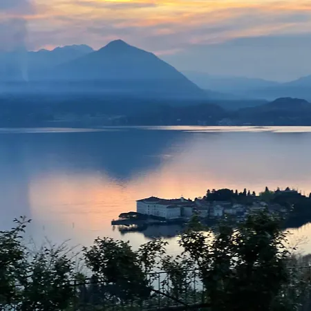 Lakeview And Pool Villa Stresa